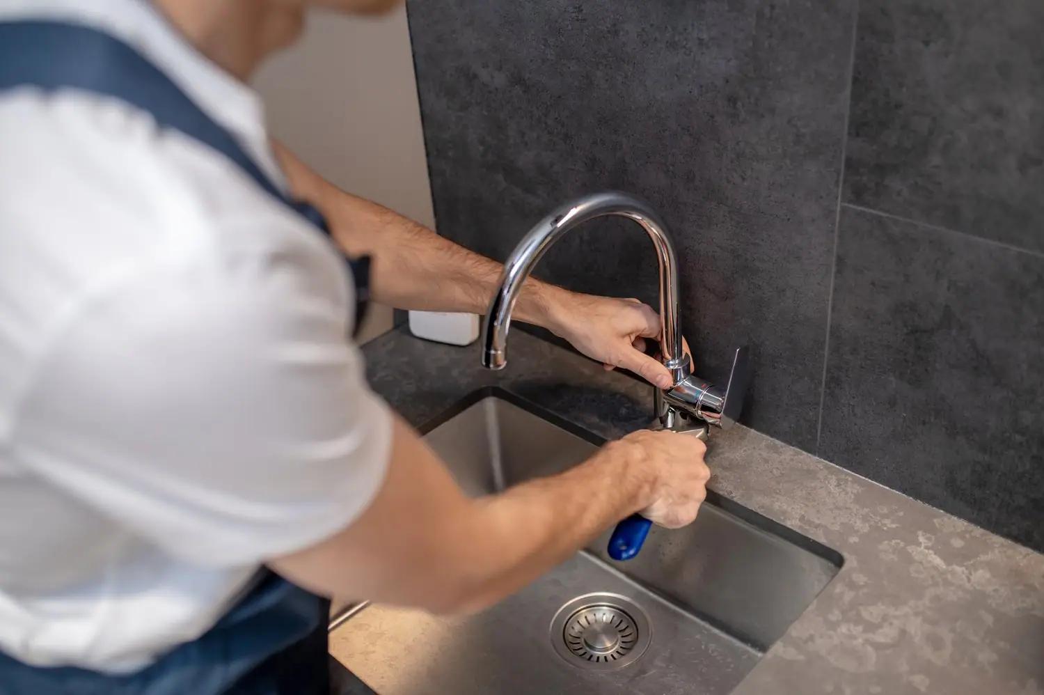 Jak wymienić uszczelkę w kranie krokowym bez pomocy hydraulika